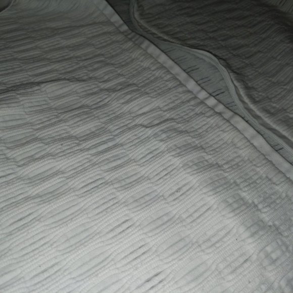 4/$20 | Zone White Long Sleeve Zipper Blouse with Textured material - Picture 4 of 5